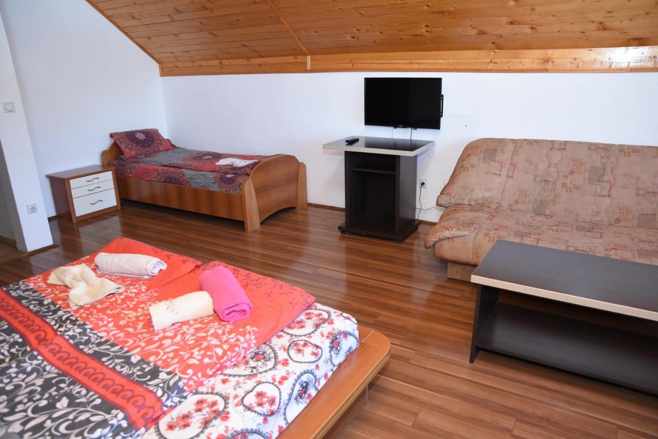 Mm Narcis Bed and Breakfast Vlasina Rid Εξωτερικό φωτογραφία